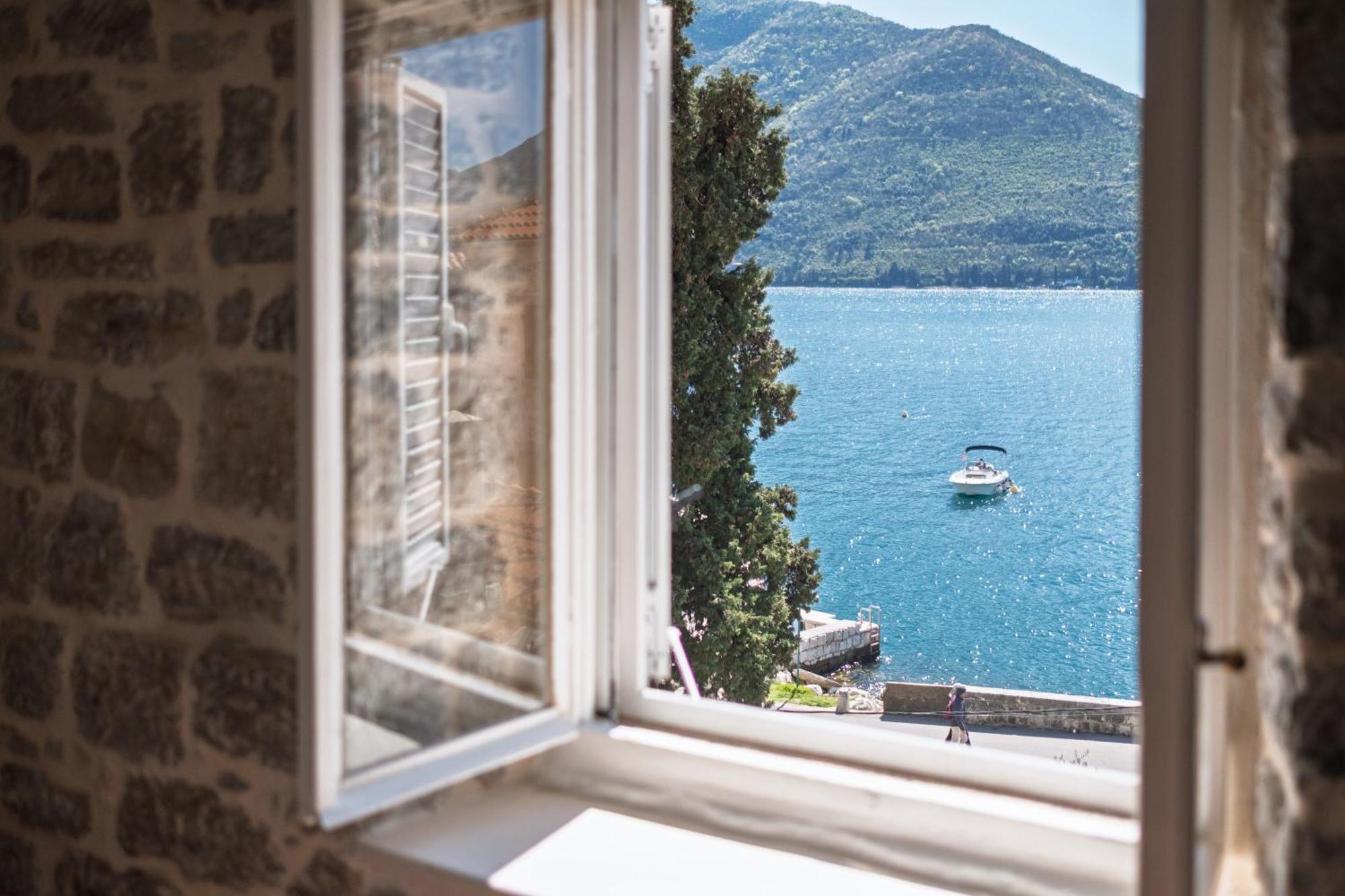 Bluemarine Rooms & Apartments Пераст Экстерьер фото