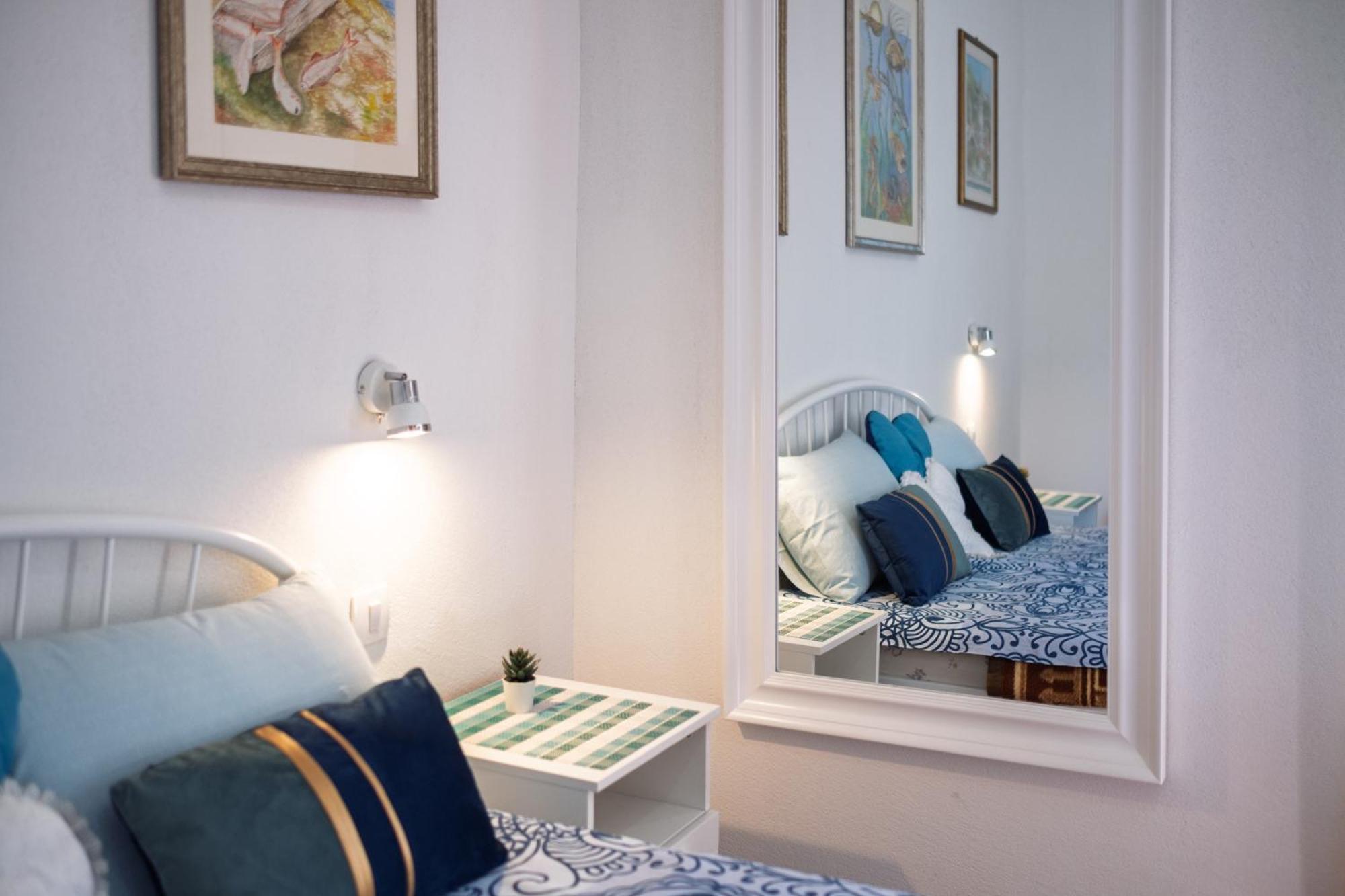 Bluemarine Rooms & Apartments Пераст Экстерьер фото